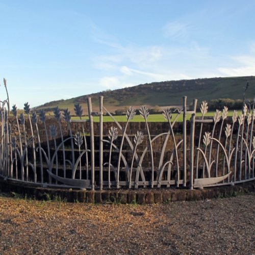 sculptural-iron-railing