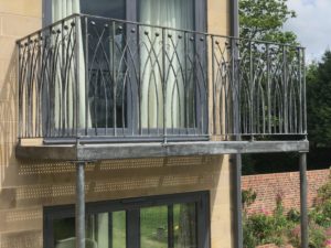 Meadow-balcony-iron-forged-detail