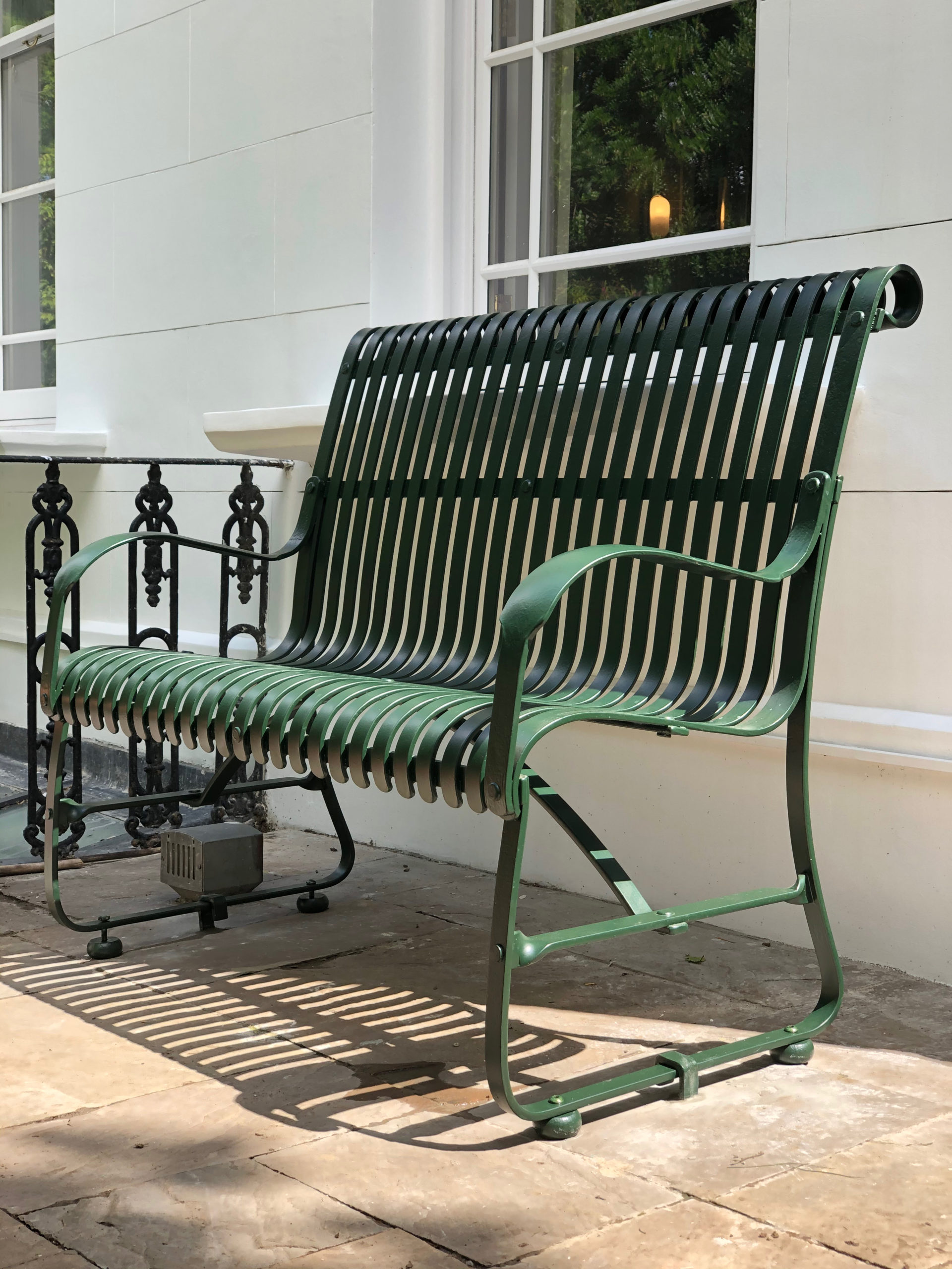 Garden-bench-wrought-iron