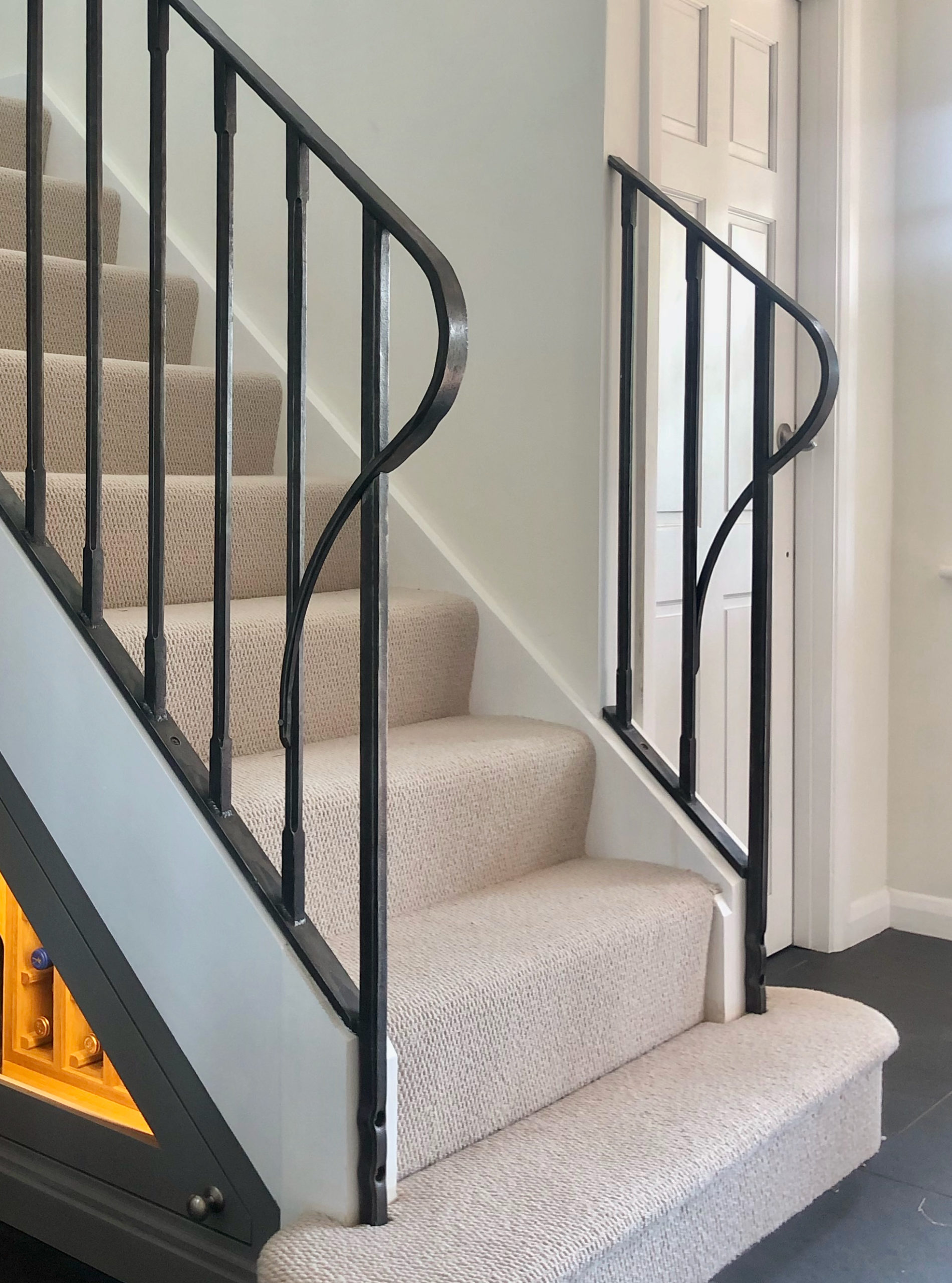 Newick-staircase-balustrade-railing-iron-modern-stairs