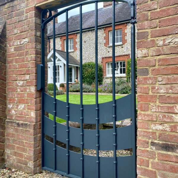 Plate-garden-gated-ironwork-blacksmith