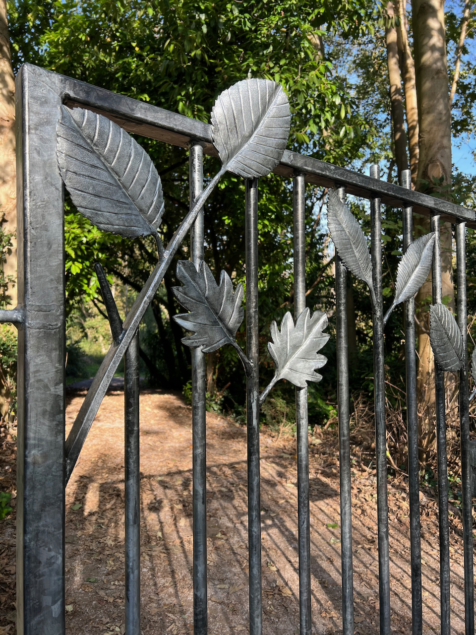 deneway-public-art-gates