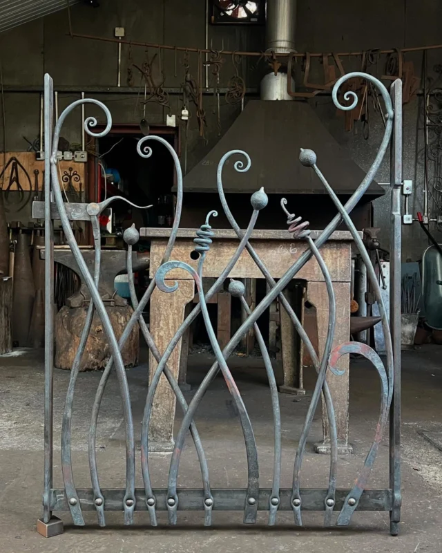 Last day in the forge today before we take a break. I’m finishing 2024 with the final touches to this rather delicate little gate for old clients in Steyning, East Sussex. Thanks to all our clients old and new for a wonderful year crammed with great projects, and not to mention Patrick @mulberrytree_forge for his sterling work behind the scenes 💪🏻#gates #gate #gardengate #iron #ironwork #wroughtirongate #metaldesign #forged #craft #blacksmith